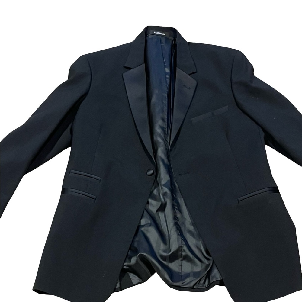 Perry Ellis Tux Jacket-Tuxedo Jacket smooth lapel and sleeves accent size 40r